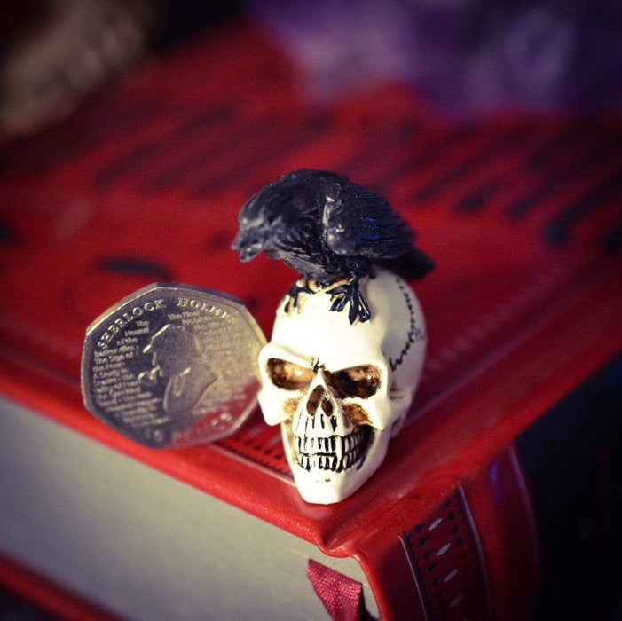Alchemy Skull Ornament Miniature Raven and Skull By Alchemy VM7
