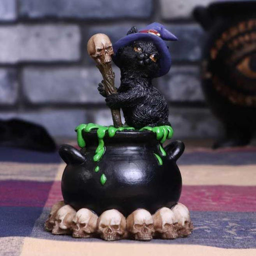 Nemesis Now Cat Figurine Spook Witches Familiar Black Cat and Bubbling Cauldron Figurine U5438T1